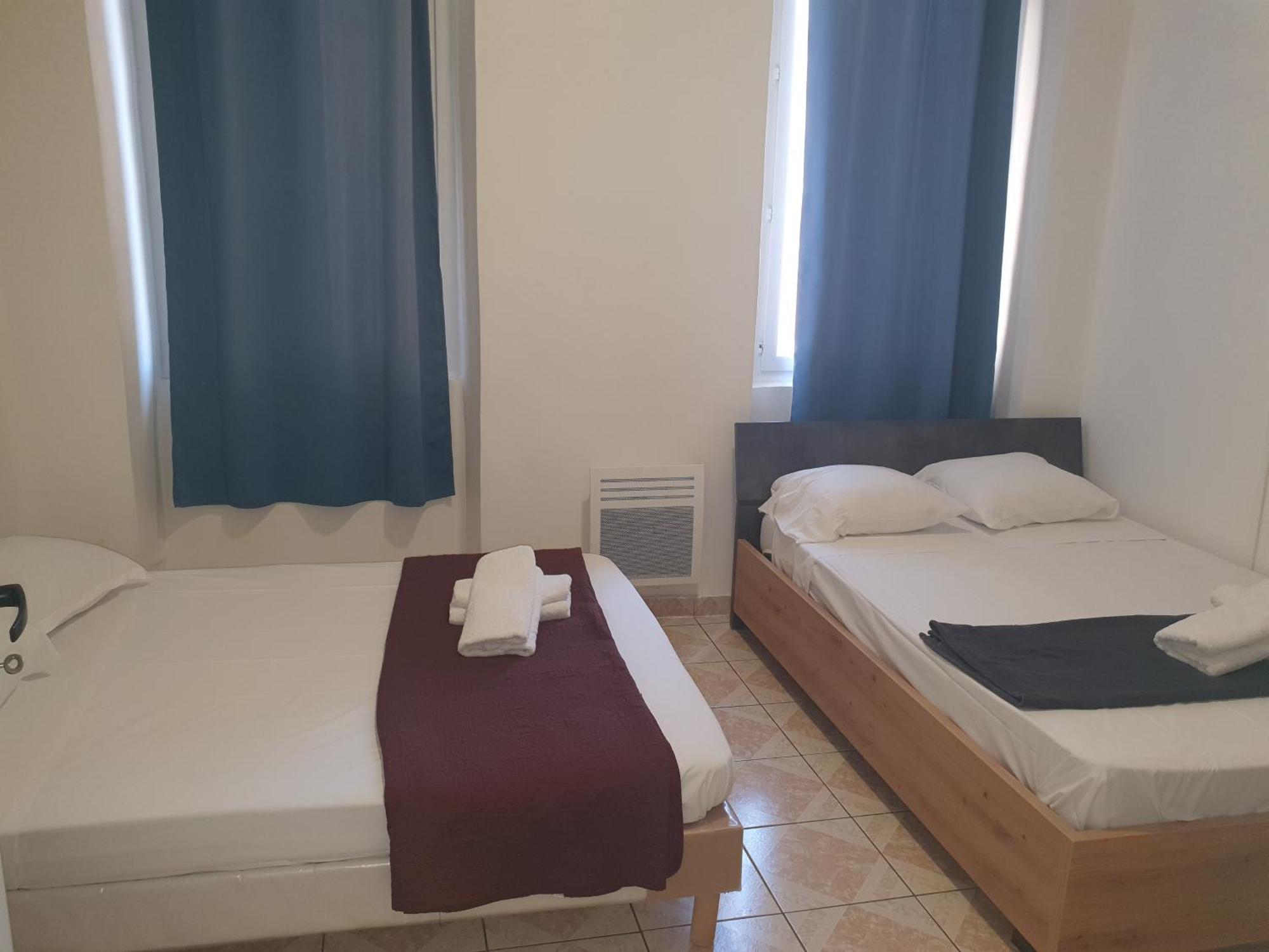 Hotel Du Centre Марсель Номер фото